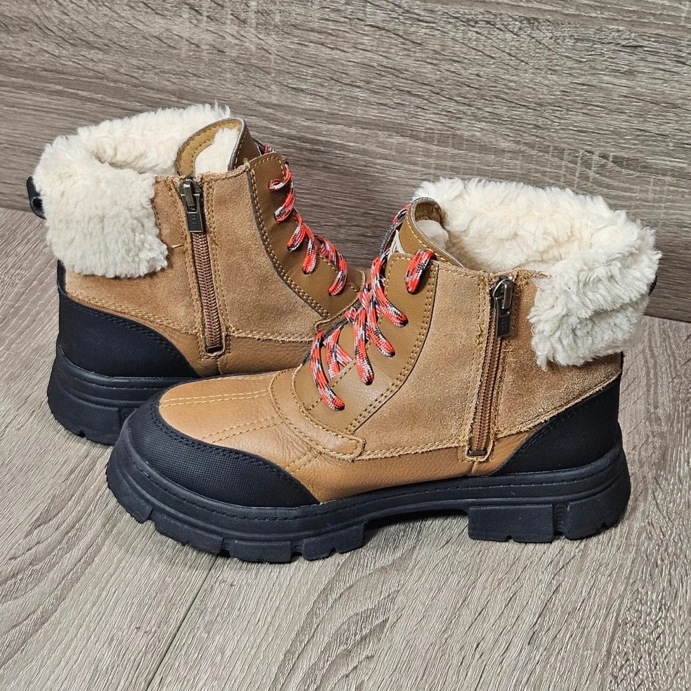 UGG Kids Ashton Addie boots Tan Leather Suede Waterproof 1143666K Size 4Y